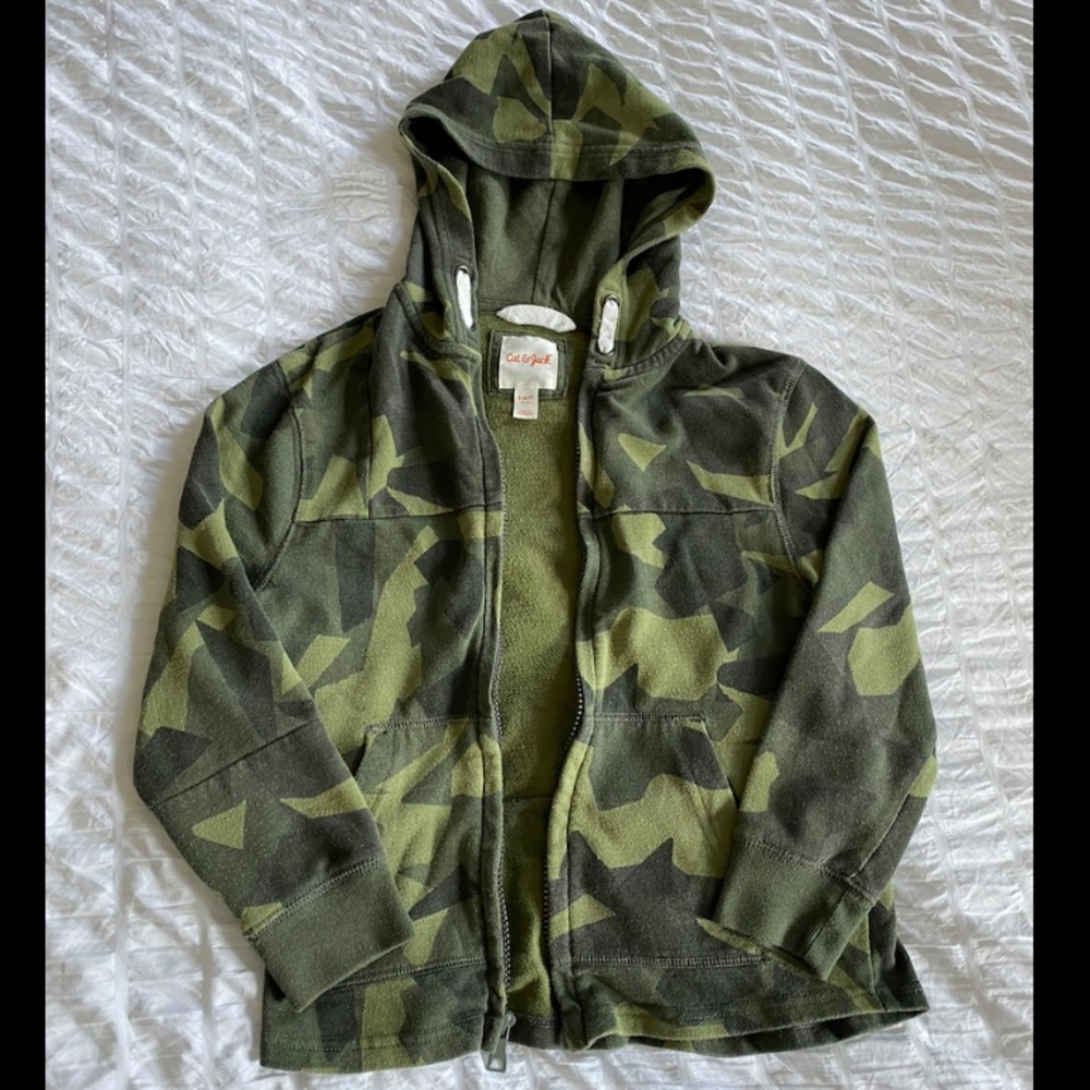 Cat & Jack Boys Green Camouflage Zip Up Hoodie Size 6/7